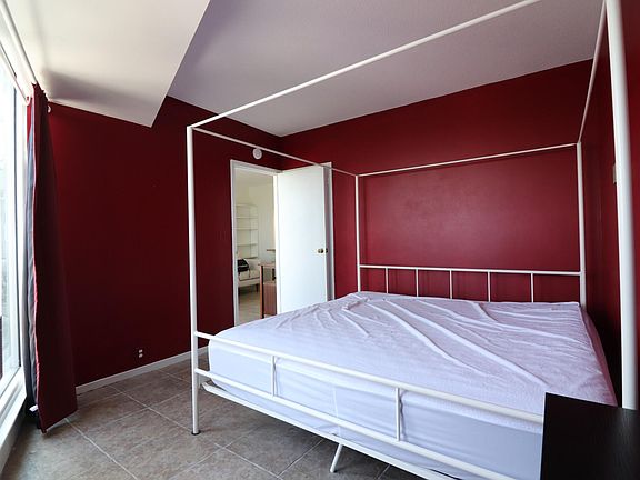 4th image of 19 Winchester St #1-905