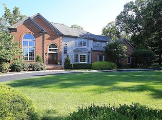 4 Black Oak Trl, Warren, NJ 07059