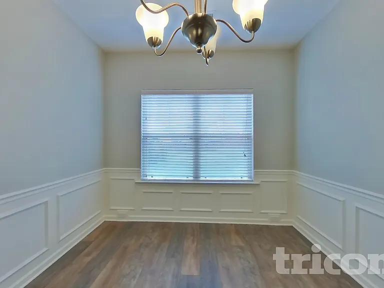 1031 Solomon Ln — Photo 3