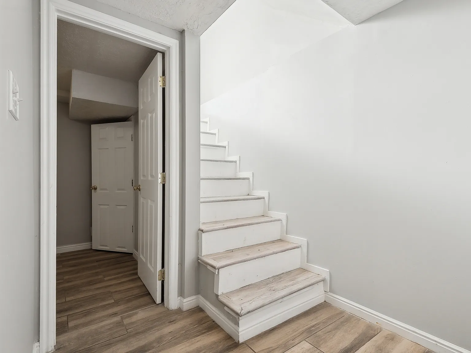 2 bed, 1000 sqft, $1,375 — Photo 3