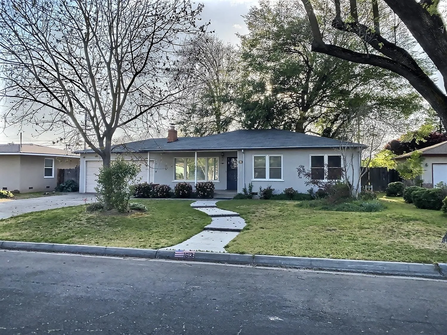 1613 Stetson Ave photo 1