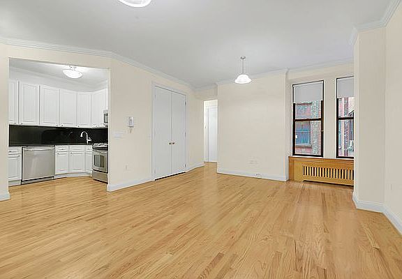 3rd image of 121 Madison Ave APT 8I