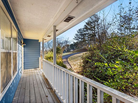 4th image of 5323 Hunter Village Dr