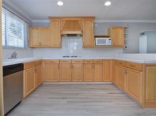 23315 Schoolcraft St, West Hills, CA 91307