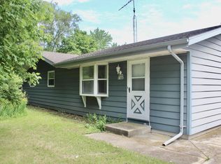 W330S7820 Country Ln, Mukwonago, WI 53149