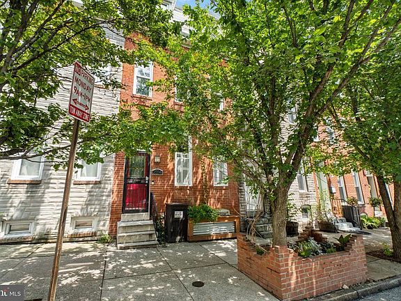 2nd image of 2314 E Fairmount Ave