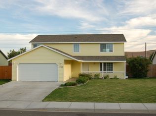 1703 W 25th Pl, Kennewick, WA 99337