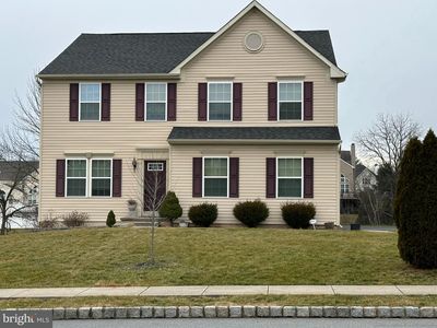 221 Green Meadow Dr, Douglassville, PA, 19518