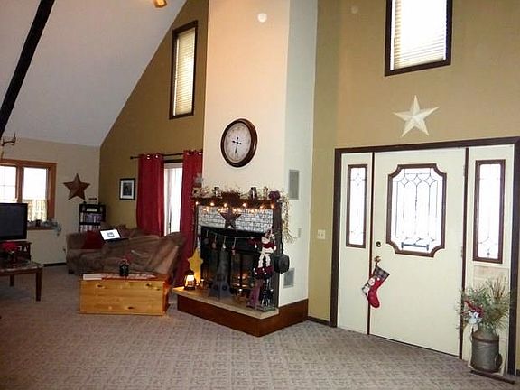 3rd image of 210 N Hendren Ave