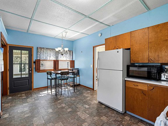 5th image of 405 N Hubbard St
