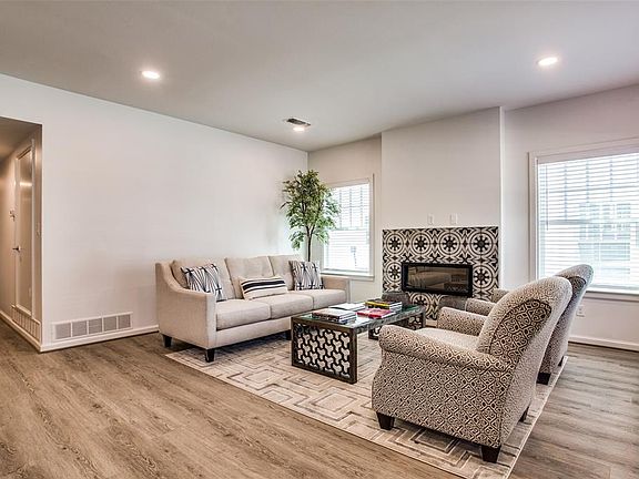 4th image of 2620 Lubbock Ave