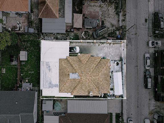 3rd image of 1757 NW 1st Street
