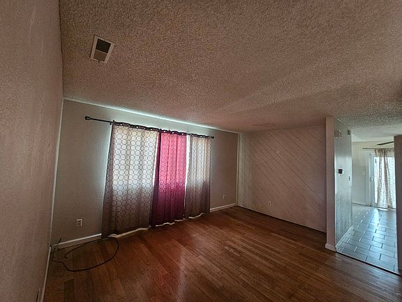 2nd image of 1932 11th St #A