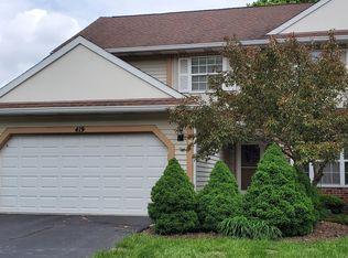 419 Ascot Ln, Streamwood, IL