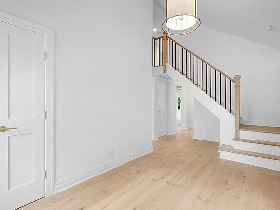 3rd image of 73 Whippoorwill Rd