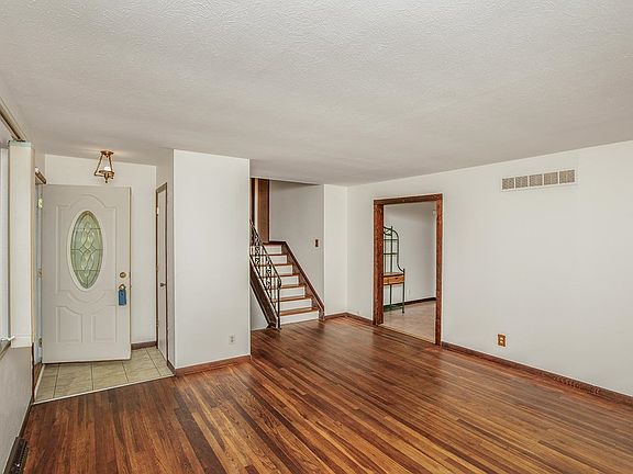 5th image of 58188 Valley View Dr