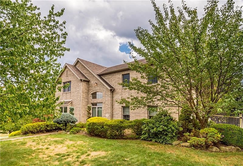 1st image of 2408 Bonnie Dell Dr