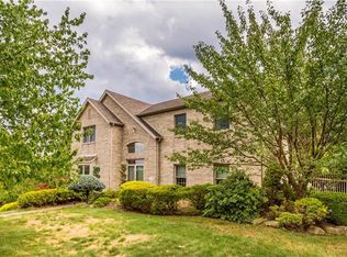 2408 Bonnie Dell Dr, South Park, PA