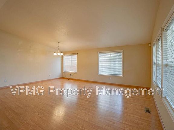 4th image of 8620 NE 90th Pl