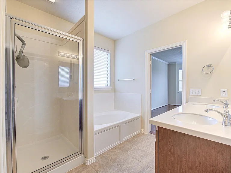 5007 Jade Cove Ct — Photo 27