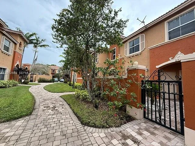 Martinique No 3 Condo — Photo 2