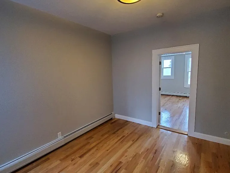 18 Poplar St #2L — Photo 3