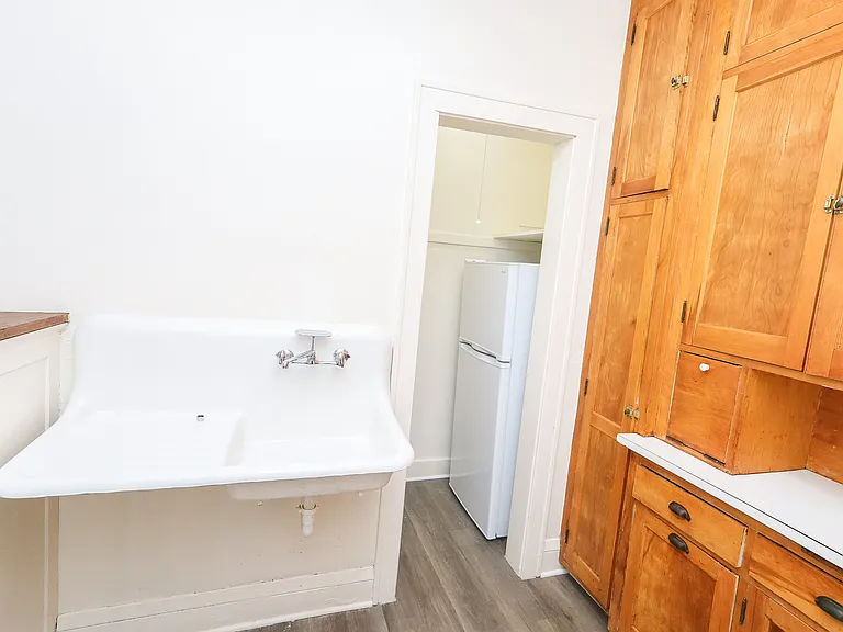 Pleasant Avenue Apartments — Photo 24