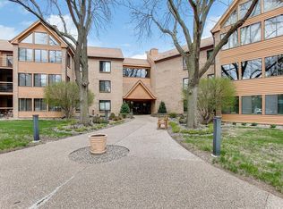 6100 Auto Club Rd APT 117, Bloomington, MN 55438