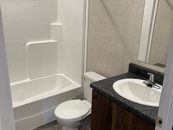 3rd image of 1400 Pine Dr APT 12