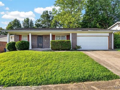 2182 Rountree Dr, Saint Louis, MO, 63136