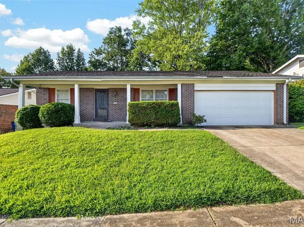 2182 Rountree Dr, Saint Louis, MO 63136