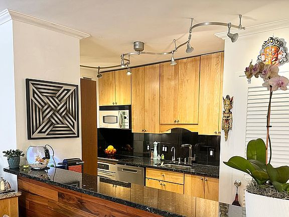 5th image of 2555 Pennsylvania Ave NW APT 217