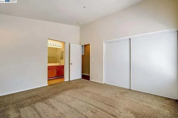 509 Saddleback Cir — Photo 32