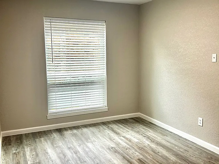 Athena Garden Apartments — Photo 41