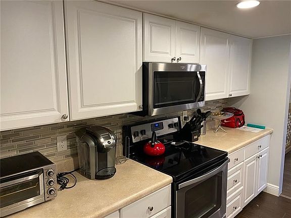 4th image of 2708 S University Dr