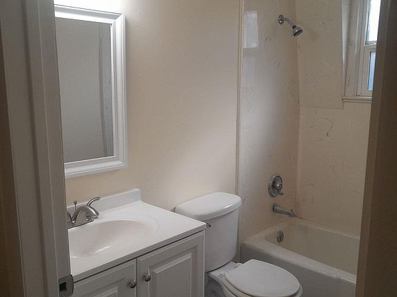 2nd image of 670 Eastland Dr N