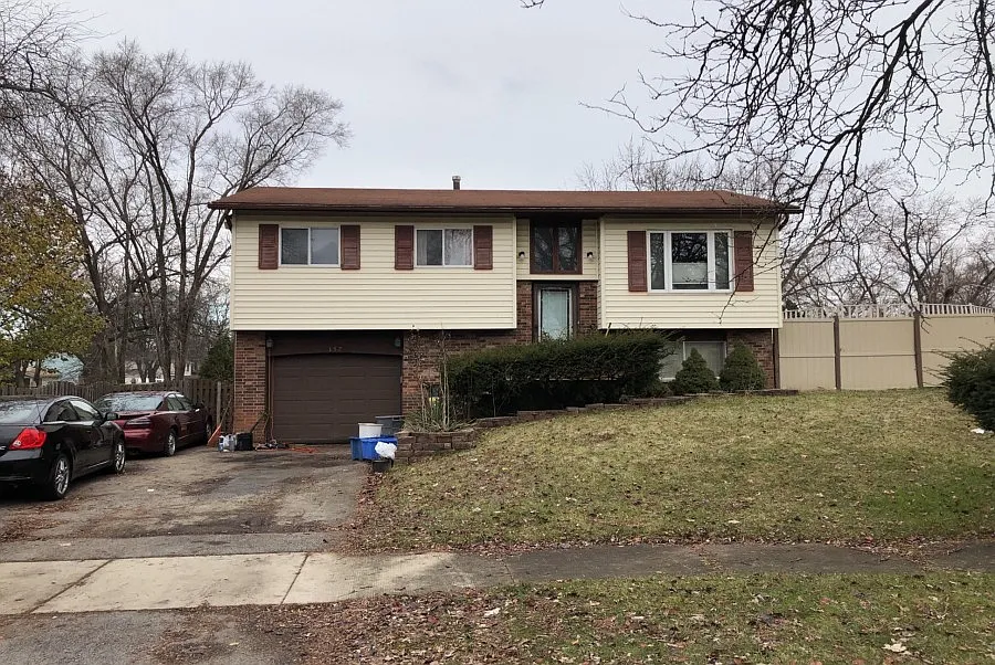 152 Balmoral Dr photo 1