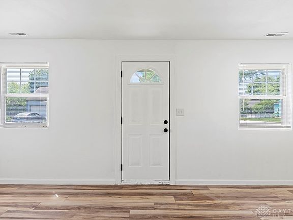 5th image of 17 W Parkwood Dr