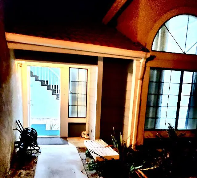 4752 Grandview Dr — Photo 10