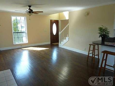 3rd image of 112 Cambridge Dr