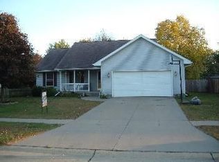 1255 Lyndhurst Dr, Hiawatha, IA 52233