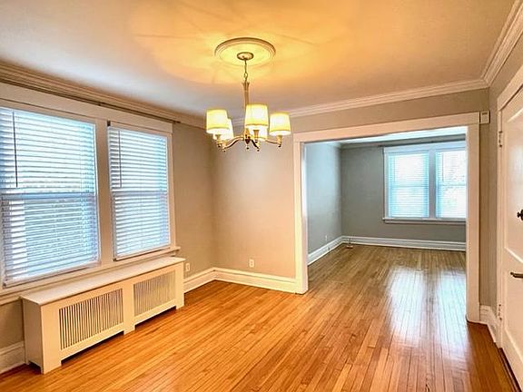 3rd image of 5039 N Wolcott Ave