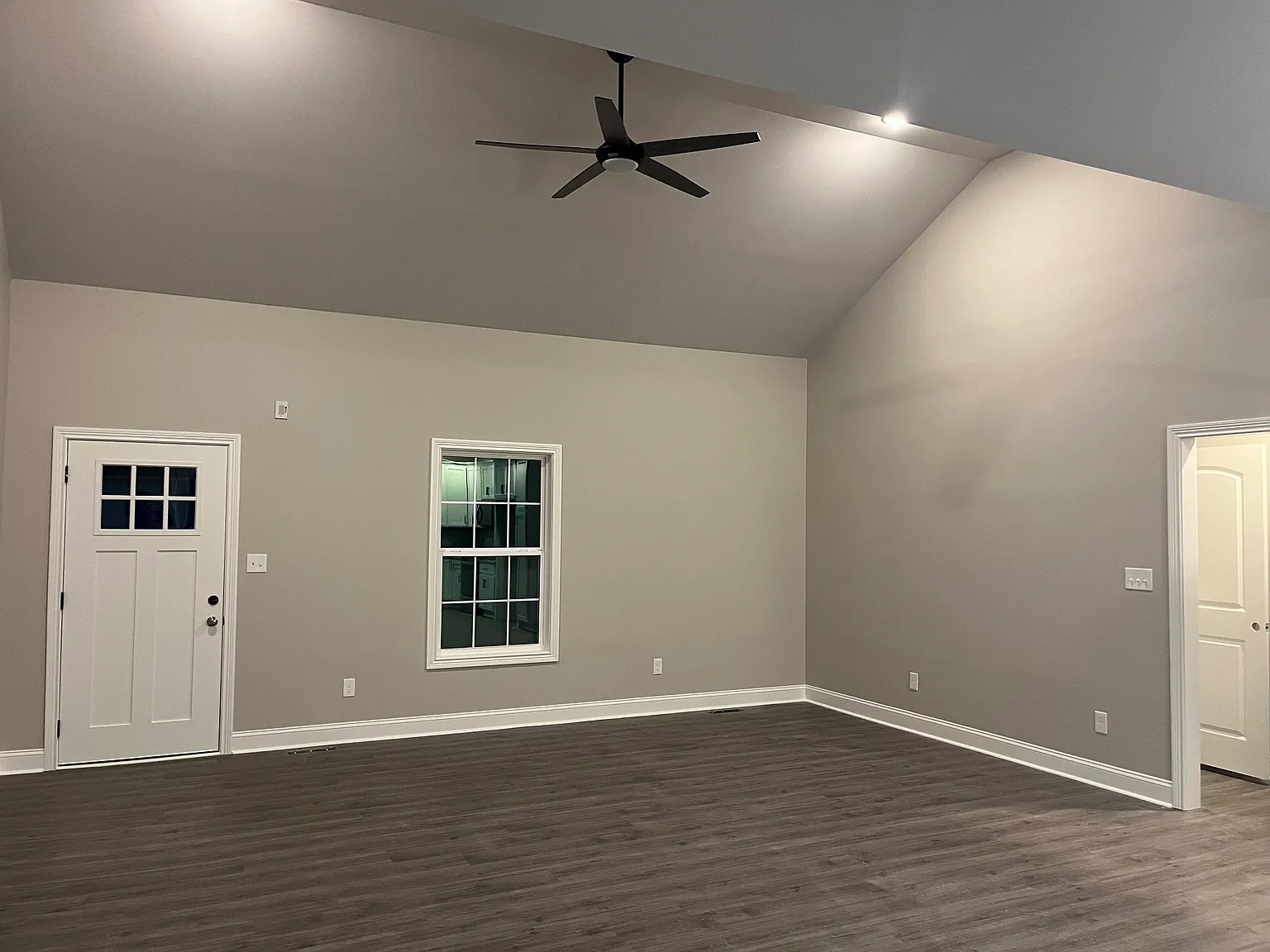 3 bed, 1550 sqft, $2,000 — Photo 4