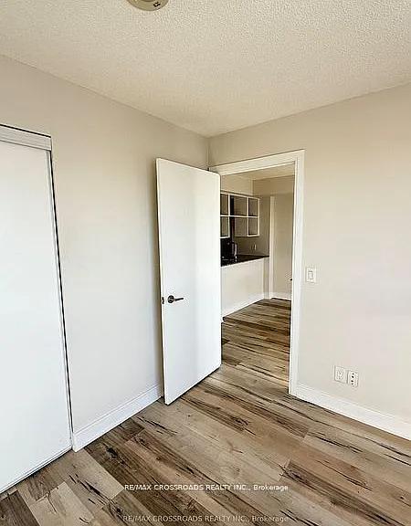 125 Village Green Sq #3908 — Photo 10