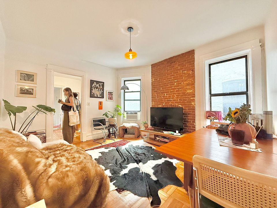 1st image of 1054 Bergen St #B3