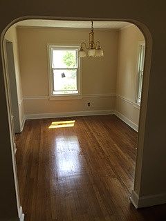 4th image of 1086 Meadow Ln