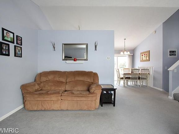 4th image of 1479 Spencer Ave