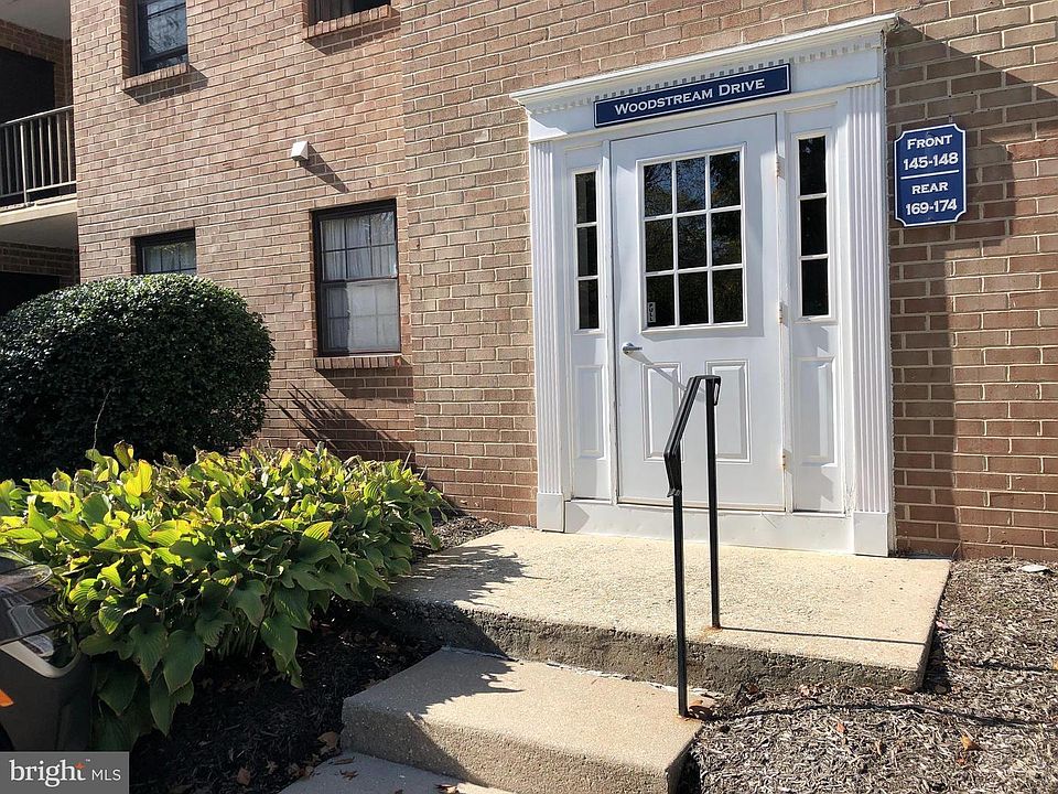 1st image of 170 Woodstream Dr #170