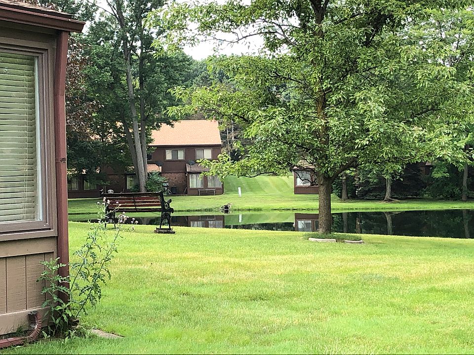 2nd image of 25721 Adams Ct Unit 3
