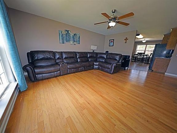 2nd image of 280 Oakwood Dr